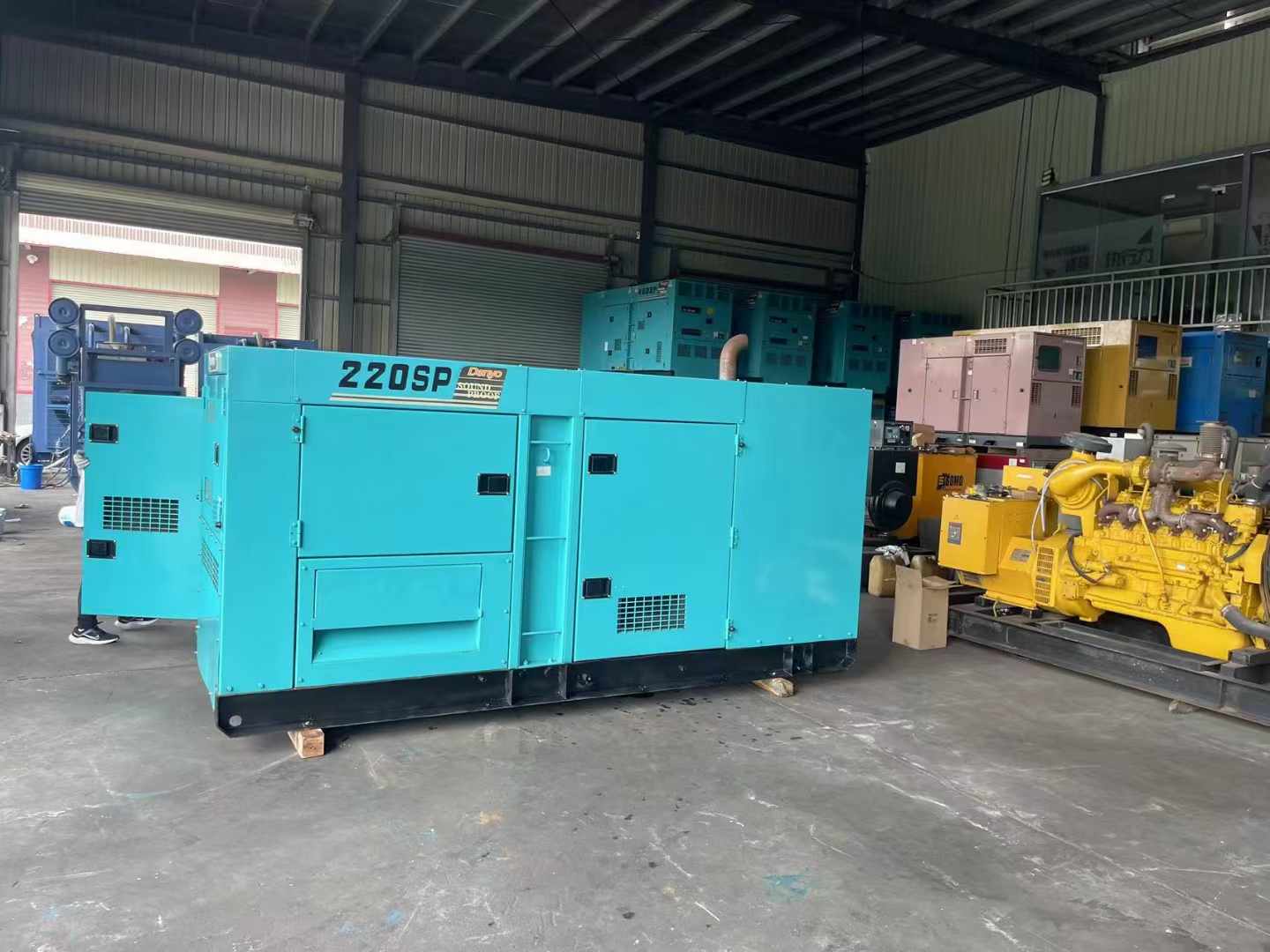 长清800kW 柴油发电机的输出电流波动范围是多少？